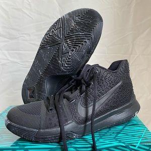 Basketball shoes